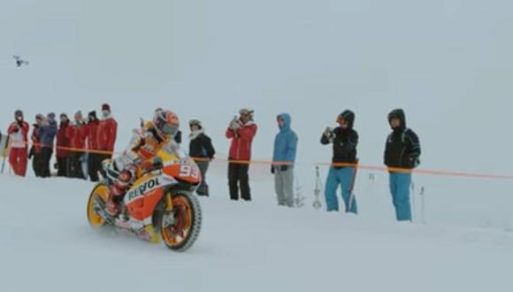 Márquez muestra que sí puede llevar su moto a la nieve