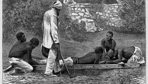 Una pintura de un hombre castigando a esclavos en Cuba, fechada el 28 de noviembre de 1868. (Imagen de C.D. Fredericks / Harper's Weekly)