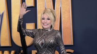 Dolly Parton ingresa al Salón de la Fama del Rock & Roll pese a retiro inicial