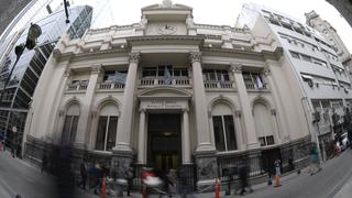 Gobierno argentino toma US$1.300 millones de reservas para pagar deuda pública