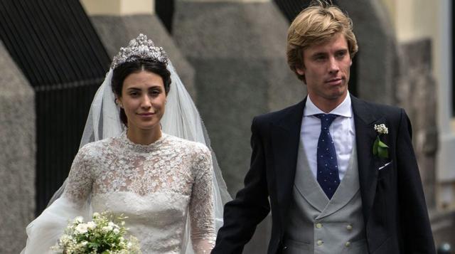 Luego de la ceremonia, el príncipe Christian de Hannover y Alessandra de Osma salen tomados de la mano. (Foto: Agencia)