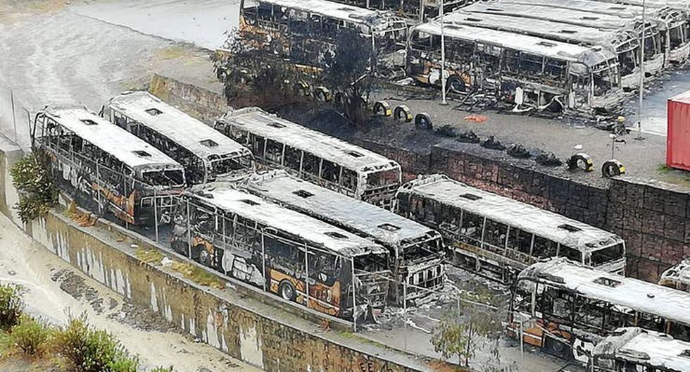 Buses Pumakatari que hacen la ruta a Chasquipampa terminaron quemados por una turba. (Foto: Gobierno Autónomo Municipal de La Paz) Buses Pumakatari que hacen la ruta a Chasquipampa terminaron quemados por una turba. (Foto: Gobierno Autónomo Municipal de La Paz)