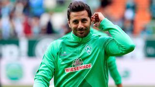 Claudio Pizarro regresó a Bremen y continúa con recuperación