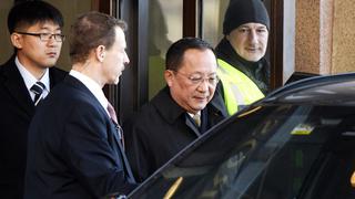 Canciller norcoreano se reúne con el primer ministro sueco