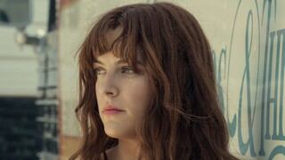 Quién es Riley Keough, la nieta de Elvis Presley que protagoniza “Daisy Jones and the Six”