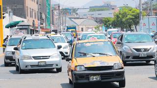 El laberinto de los taxis limeños