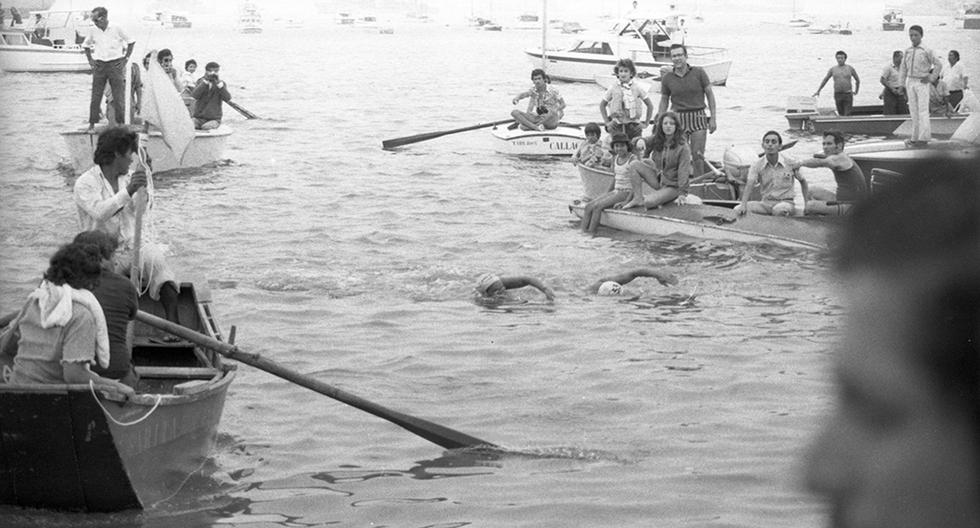 Lima, 30 DE marzo de 1975. El nadador peruano Daniel Carpio participa en el raid acuático de San Lorenzo a La Punta. (Foto: El Comercio)