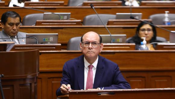 El ministro César Landa respondió ante el pleno del Parlamento 31 preguntas del pliego interpelatorio. (Foto: Congreso)