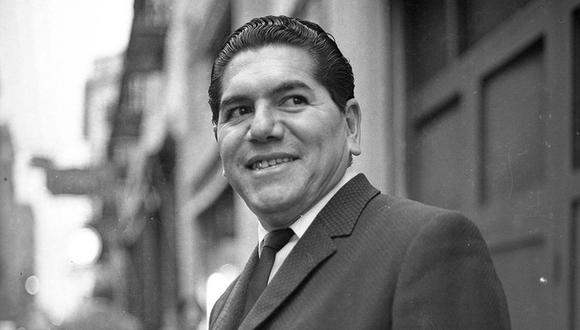 El cantante peruano Jorge Pérez López 'El Carreta' posa para este Diario tras una entrevista el 06 de julio de 1965. (Foto: Archivo Histórico El Comercio)