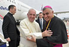 Papa Francisco defiende a obispo chileno acusado de encubrir abusos