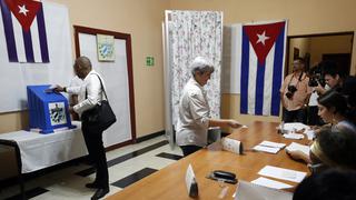 Cubanos acuden a las urnas para renovar la Asamblea Nacional