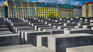 Así lucen los memoriales del Holocausto en las calles de Berlín