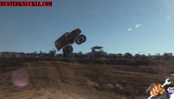 YouTube: Aparatoso accidente de este Monster Truck