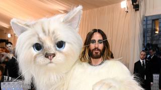 Jared Leto sorprende al aparecer vestido de gato en la Met Gala 2023