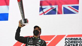 F1 en Qatar 2021: Lewis Hamilton se quedó con el circuito y presiona a Verstappen 
