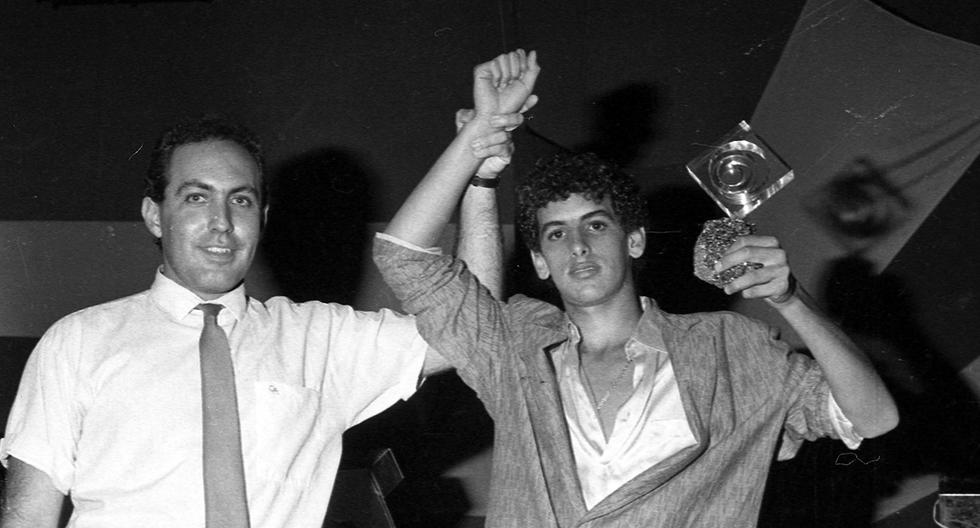 A los 16 años Juan Diego Florez ganó el Festival de la Canción por la paz interpretando una composición de Fernando Vargas (I). Foto: GEC Archivo Histórico