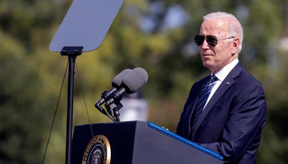 El presidente de Estados Unidos, Joe Biden, pronuncia un discurso en el frente occidental del Capitolio el 16 de octubre de 2021. (EFE / EPA / TASOS KATOPODIS).