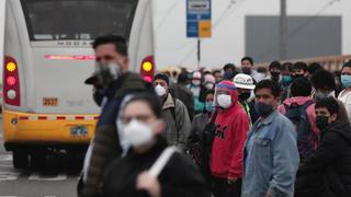 “Mira la hora en que avisaron, yo estaba descansando”: personas no encuentran movilidad por el toque de queda en Lima y Callao