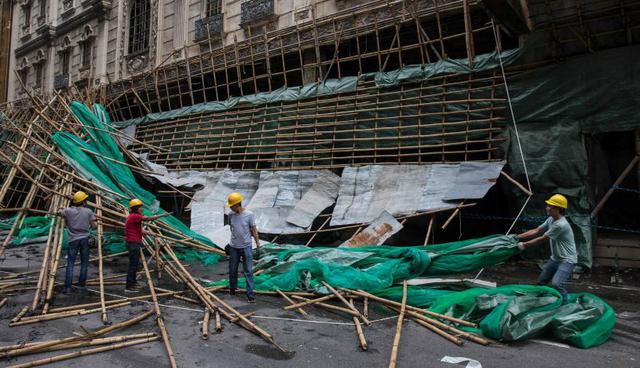 En Hong Kong, el gobierno local calificó los daños de "graves e importantes". Más de 300 personas resultaron heridas por el paso del tifón. (Foto: AFP)