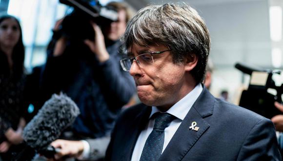 Foto de archivo, el ex primer ministro catalán Carles Puigdemont se marcha tras una rueda de prensa el 14 de octubre de 2019 en Bruselas. (Foto: AFP / Kenzo TRIBOUILLARD)