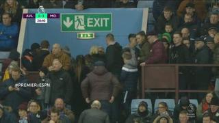 Hinchas del Aston Villa abandonaron el estadio tras el 3-0 del City en el minuto 29 [VIDEO]