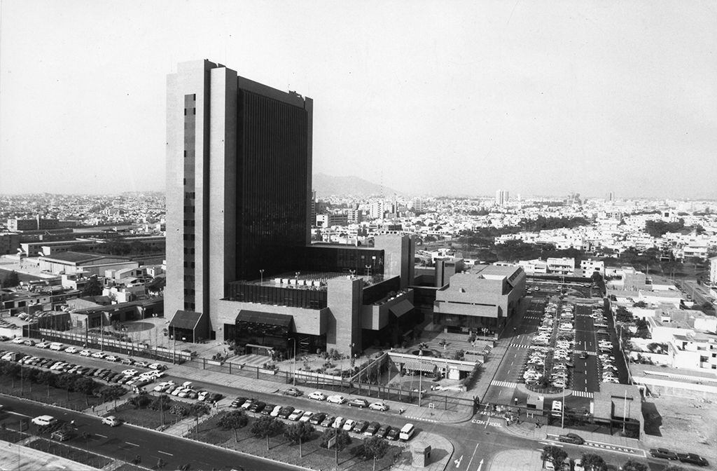 Vista panorámica de la sede del Banco Continental de San Isidro en los años 80. (Foto: GEC Archivo Histórico)