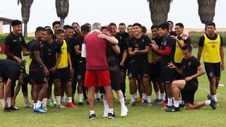 Universitario: el emotivo encuentro entre un aficionado con los futbolistas y cuerpo técnico | FOTOS