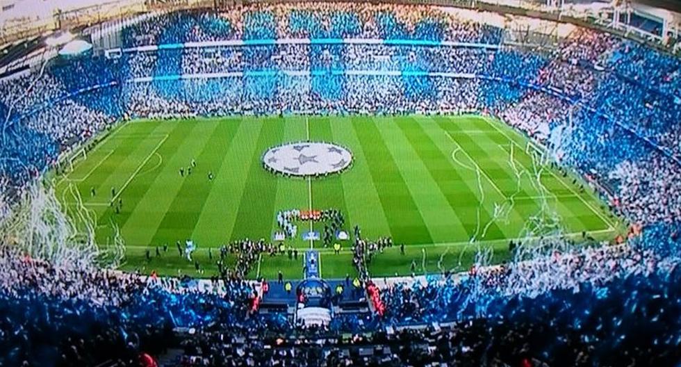 El gran recibimiento del Manchester City en el Etihad Stadium por Champions League | Foto: Captura