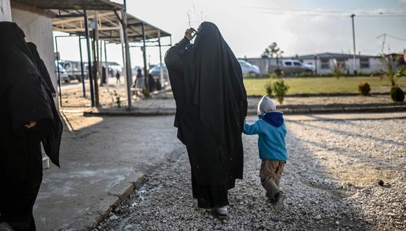 Jennifer Wenisch | Alemana del Estado Islámico es juzgada por dejar morir de sed a una niña esclava yazidí. (Foto referencial, AFP).