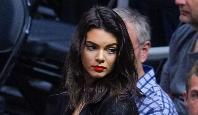 Hace poco, Kendall Jenner acudió a un bar. (Getty)
