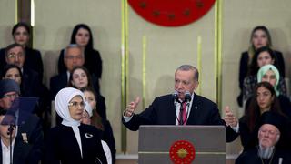 Erdogan pide “amar y ser amado” en su tercera investidura como presidente de Turquía