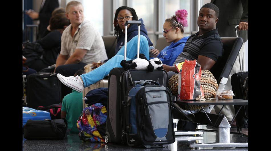 Así están los aeropuertos de Chicago tras cancelarse 800 vuelos - 2