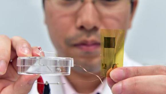 Japoneses crean termómetro ultrafino que se adhiere a la piel