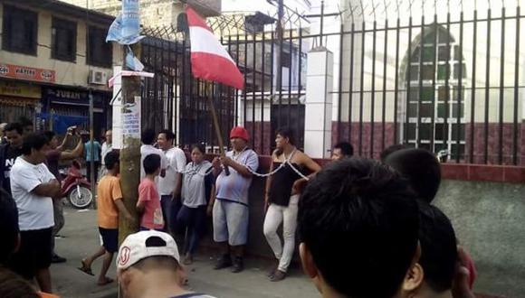 Iquitos: se encadenan a iglesia pues se niegan a ser reubicados