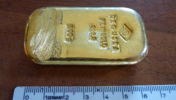 Una adolescente halló un lingote de oro en un lago de Alemania
