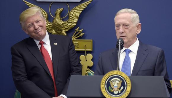 Donald Trump, presidente de Estados Unidos, junto al jefe del Pentágono, Jim Mattis. (Foto: AP)