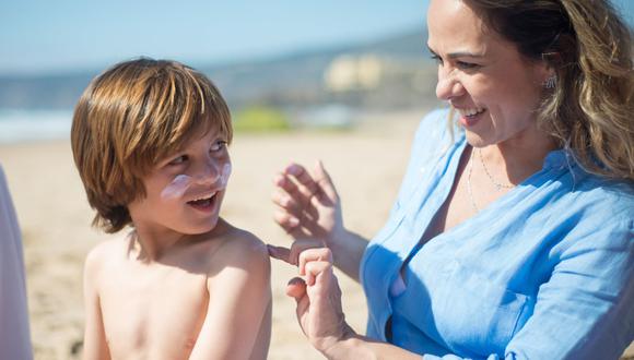 Estos consejos para cuidar la piel de tu hijo serán de gran utilidad en verano. (Foto: Kampus Production / Pexels)