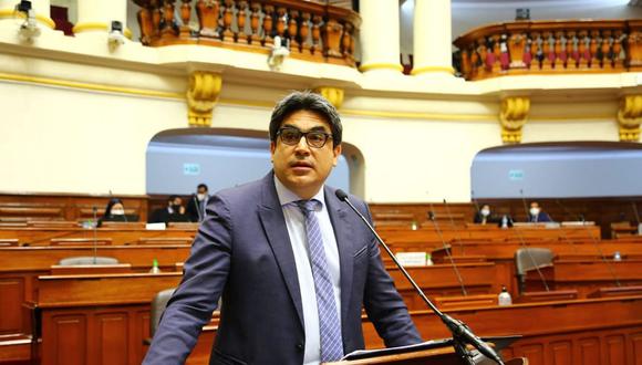 El titular de Educación enfatizó que el retorno dependerá exclusivamente del compromiso de todos los peruanos para trabajar por la salud y la mejora sustancial de las condiciones sanitarias. (Foto: Congreso)