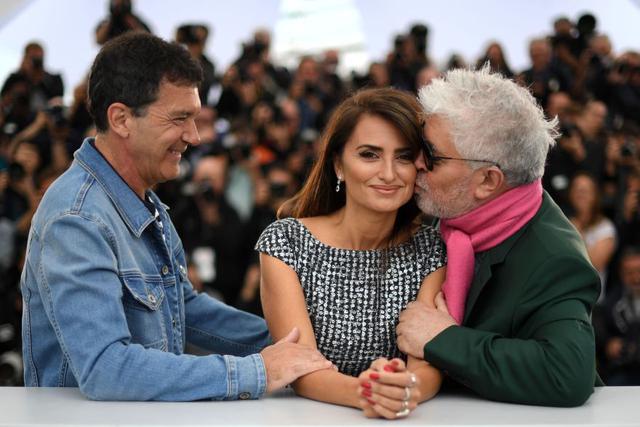 Penélope Cruz fue la reina de la alfombra roja de Cannes en la noche de Pedro Almodóvar y su "Dolor y Gloria". (Foto: Agencia)