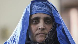 La afgana de los ojos verdes regresó a su natal Afganistán