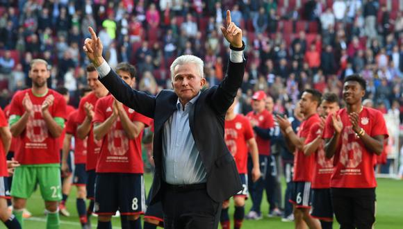 Jupp Heynckes reemplazó a Ancelotti en el banco del Bayern Múnich. En su regreso, el técnico llevó al equipo bávaro a ganar la Bundesliga. Ahora, busca la Champions League. (Foto: AFP)