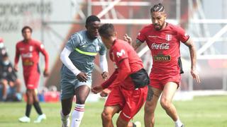 Paolo Guerrero saltó a la cancha con el grupo de la selección peruana en la Videna