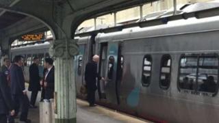 Joe Biden, ex vicepresidente de Obama, volvió a su casa en tren