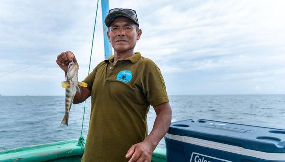 Pescadores implementan la pesca resiliente y el turismo sostenible frente al cambio climático.