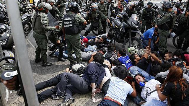 Represión en Venezuela: La policía detiene a 80 estudiantes - 2