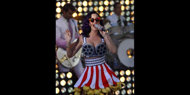 Katy Perry: Un repaso por sus looks más raros y sexys [FOTOS] - 1