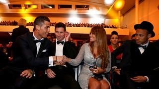 ¿Nervioso? Así reaccionó Messi al saludo de CR7 a Antonella