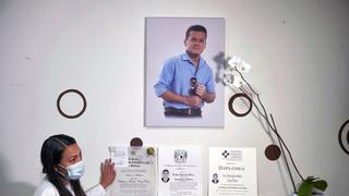 “Son héroes que salvaron vidas”: El vacío que dejan cientos de médicos muertos por coronavirus en México