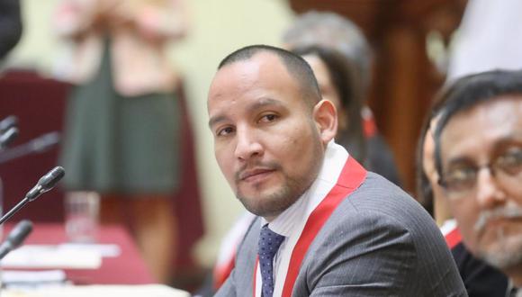 El tercer vicepresidente del Parlamento explicó que, pese a que esta propuesta sea aprobada en este poder del Estado, finalmente es el presidente de la República quien debe decidir si se convoca a nuevos comicios. (Foto: Congreso)