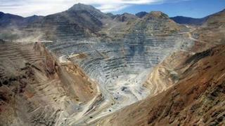 Chilena Antofagasta suspende construcción proyecto en mina por cuatro meses 